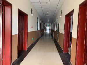 静心养老院走廊